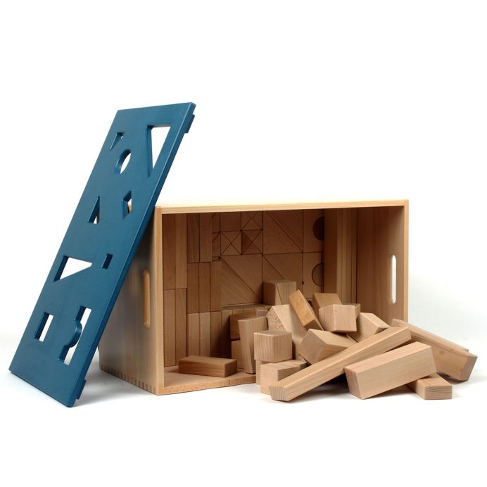Bausteinwagen mit blauem Puzzledeckel